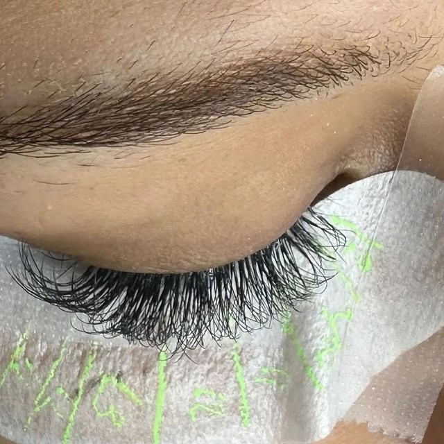 Realza tu belleza natural con nuestros tratamientos